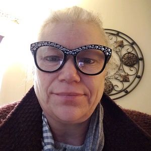 Meet your Posher, Robyn